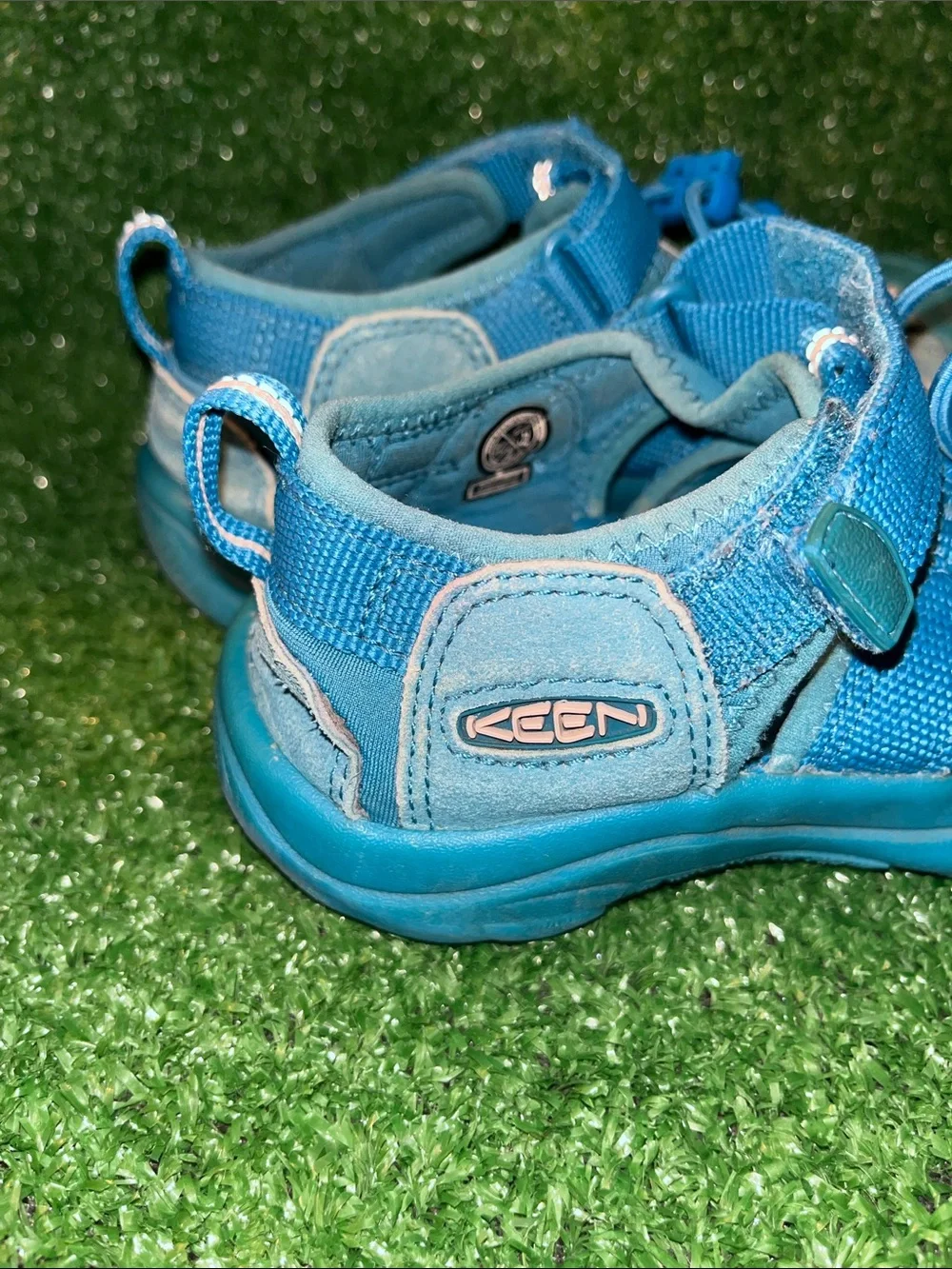 KEEN WASHABLE SANDALS in teal/blue color